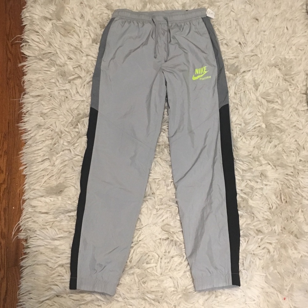 Nike Sportswear Men’s Woven Pants